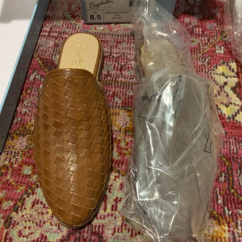BRAND NEW Seychelles Knickknack Mule